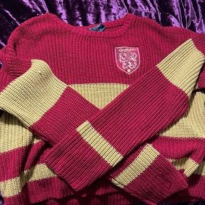 Gryffindor cropped sweater